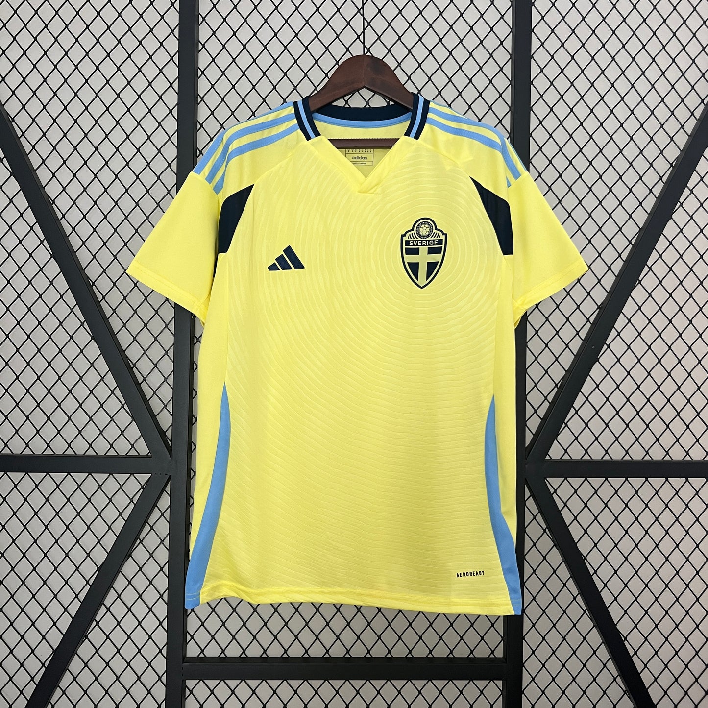 2024/25 Sweden Home Soccer Jersey - Gyökeres Jersey