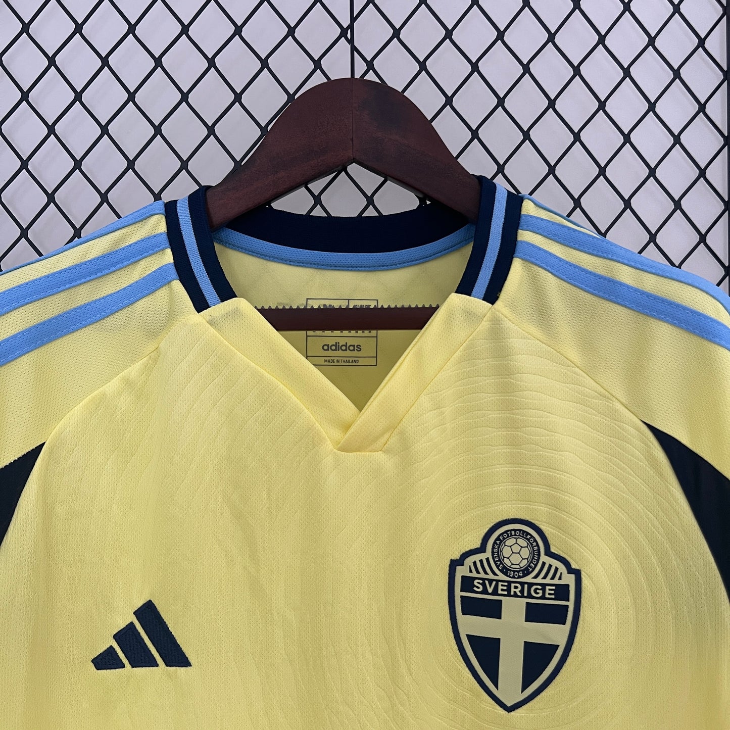 2024/25 Sweden Home Soccer Jersey - Gyökeres Jersey