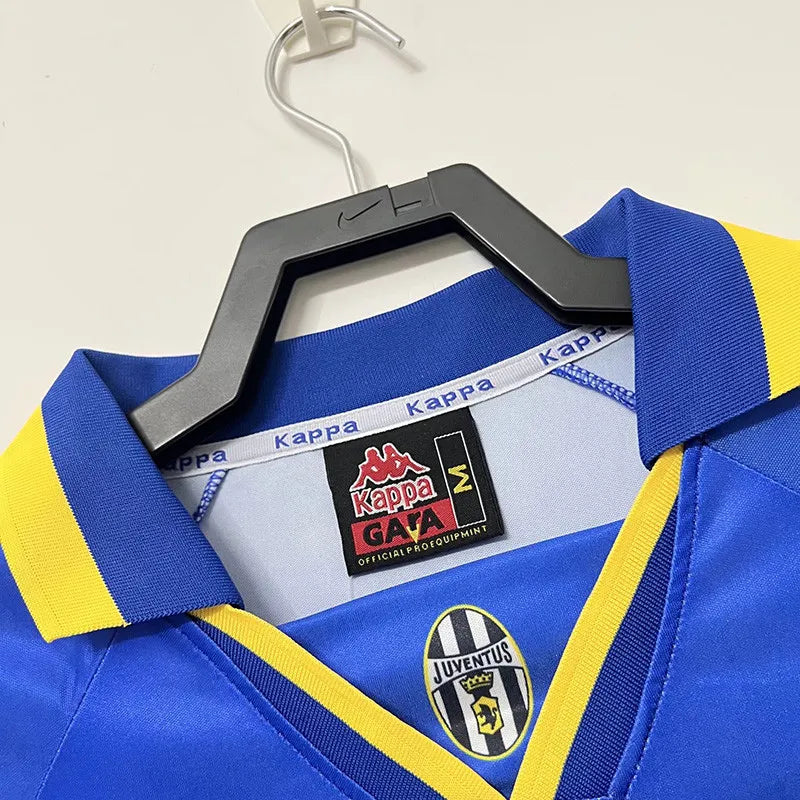 95/96 Juventus Away Retro Jersey