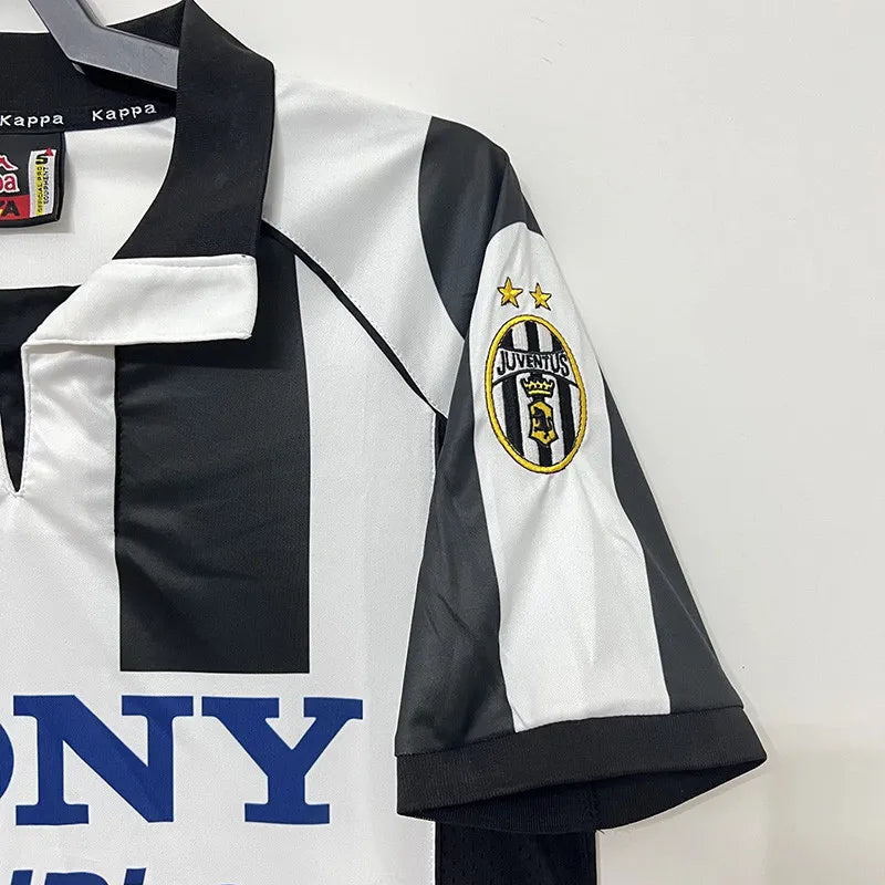 97/98 Juventus Home Retro Jersey