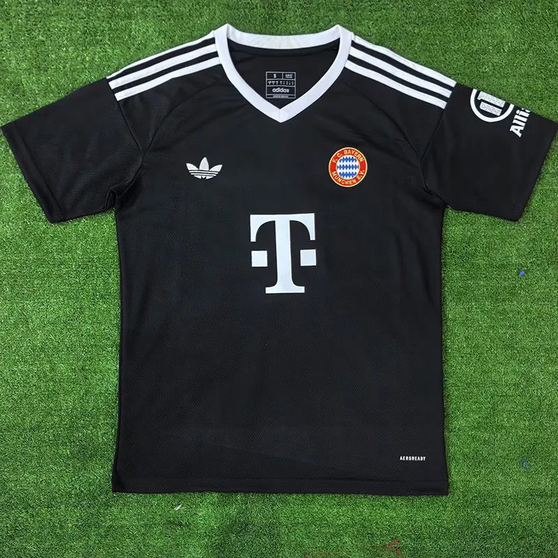 Bayern Munich 24/25 Black Goalkeeper Fan Version